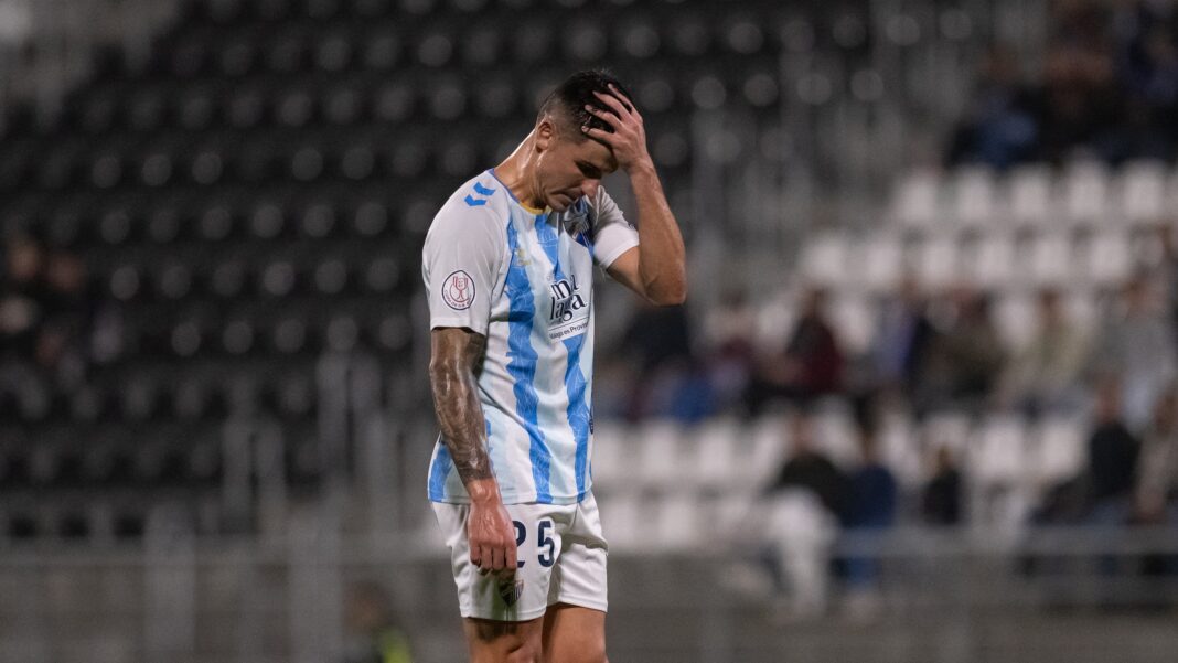 RIPGonJim1's tweet photo. El Málaga está haciendo una gran campaña, su único defecto, el gol. Parece ser que Sergio Castel va a abandonar la disciplina malaguista en el presente mercado invernal. En este hilo veréis 10 posibles opciones para el ataque malaguista. https://t.co/L6FgbMbnGU