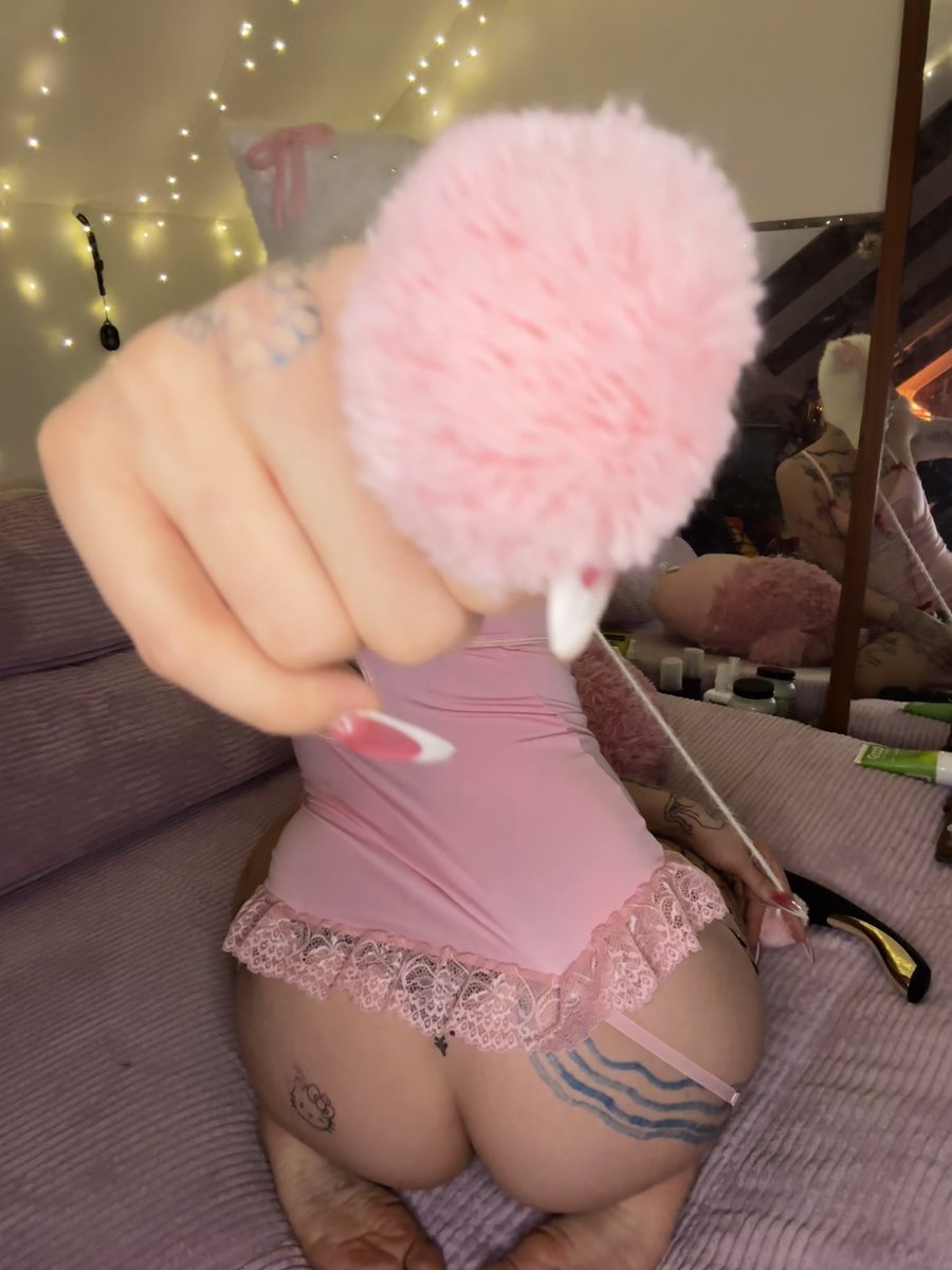 Lux69Lucky's tweet photo. Happy 2025 hope I get to even cuter in the new year 💕🌸🥹 https://t.co/65bxmwp4uH