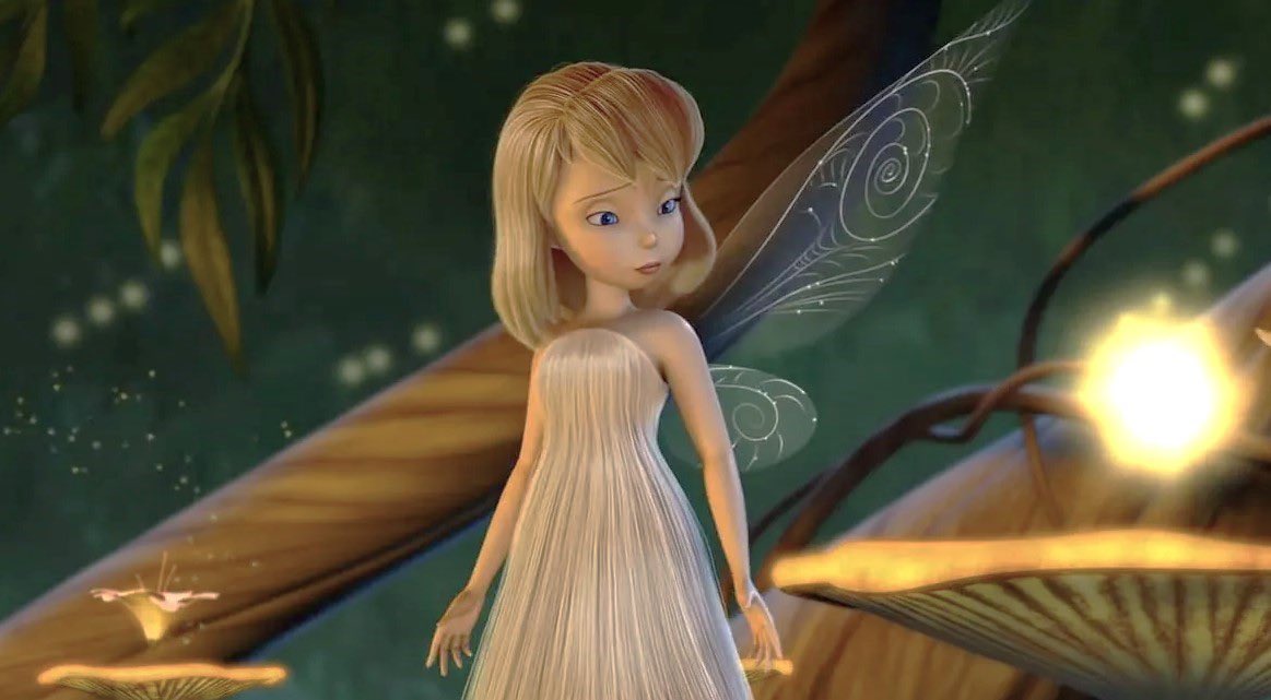 cinebreakfr's tweet photo. La plus grosse erreur de Disney a été d'arrêter de faire des films sur la Fée Clochette. Ils auraient dû faire un dernier film montrant comment elle a rencontrée Peter Pan. https://t.co/BGGVNUIm1U