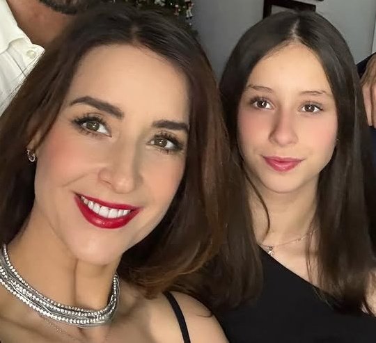 lpswenlove15's tweet photo. Tuti cada día le parece más a Susana, par de hermosass🥺❤️‍🩹 https://t.co/yZLgGb64eA
