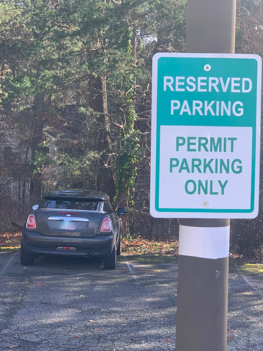 UNCParking's tweet photo. We still have a few parking spaces available for the upcoming spring 2025 semester!
Inquire at davisgroupofch@gmail.com for more info on how you can reserve your designated space at our very well lit parking lot. https://t.co/wjVf9ILi4q