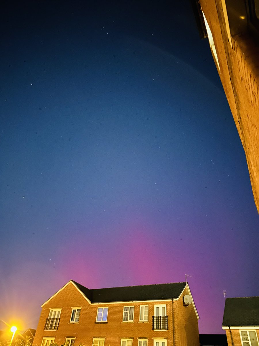 HelenHulston's tweet photo. 01/01/2025
17:54pm

And there she is…to start off 2025….we have the first sighting of Aurora right here in the Centre of Birmingham 

What a beautiful sight! https://t.co/xWdCyIJQi0