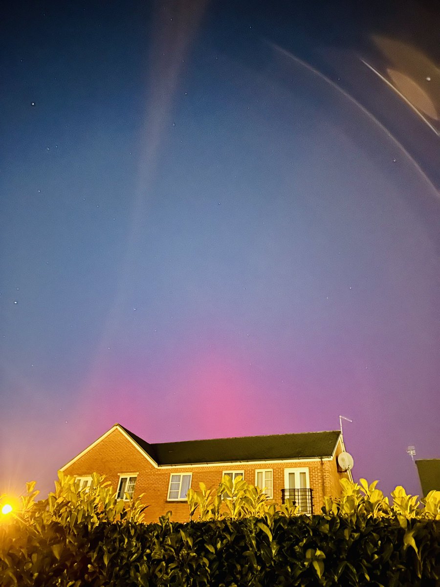 HelenHulston's tweet photo. 01/01/2025
17:54pm

And there she is…to start off 2025….we have the first sighting of Aurora right here in the Centre of Birmingham 

What a beautiful sight! https://t.co/xWdCyIJQi0