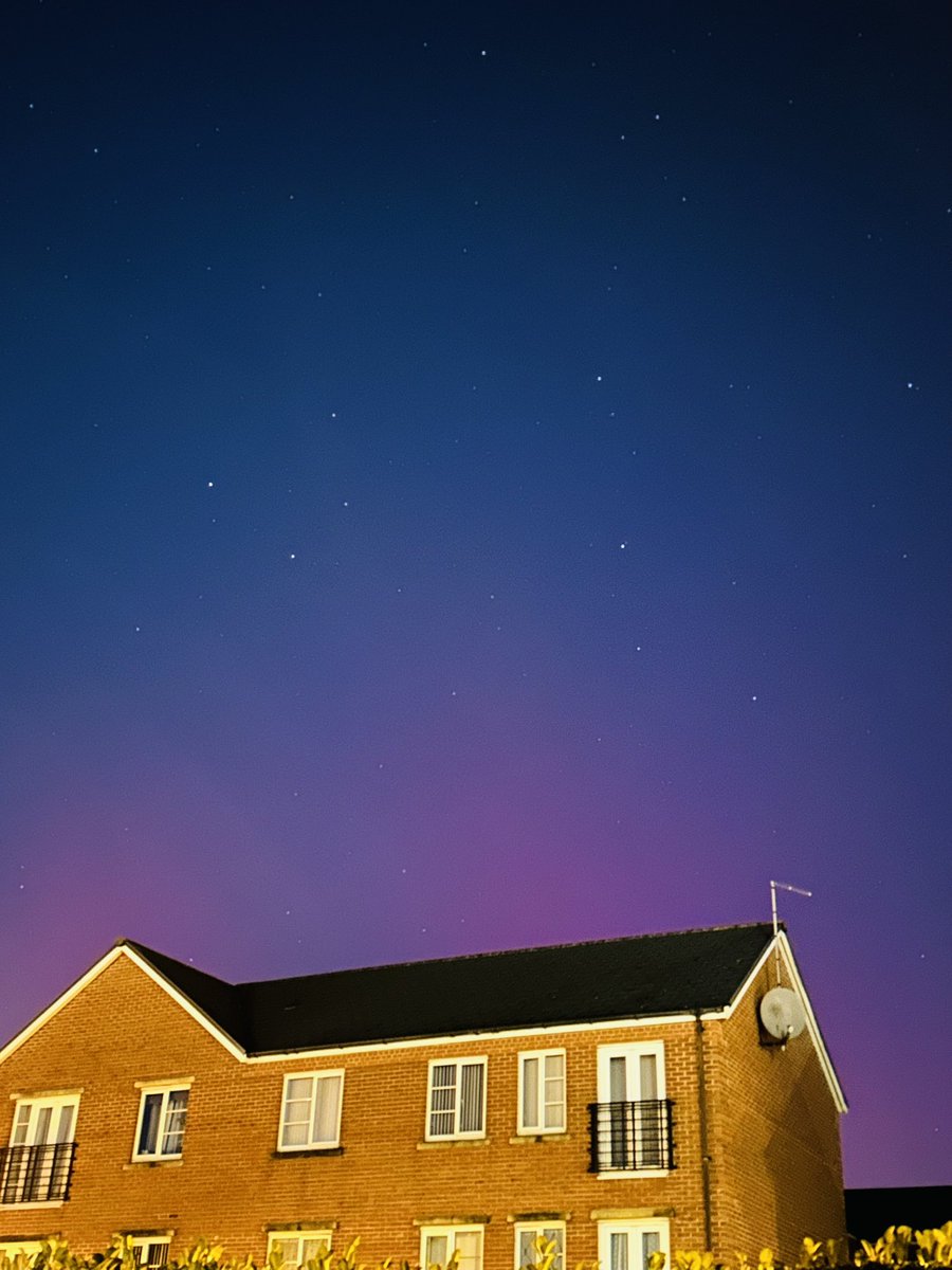 HelenHulston's tweet photo. 01/01/2025
17:54pm

And there she is…to start off 2025….we have the first sighting of Aurora right here in the Centre of Birmingham 

What a beautiful sight! https://t.co/xWdCyIJQi0