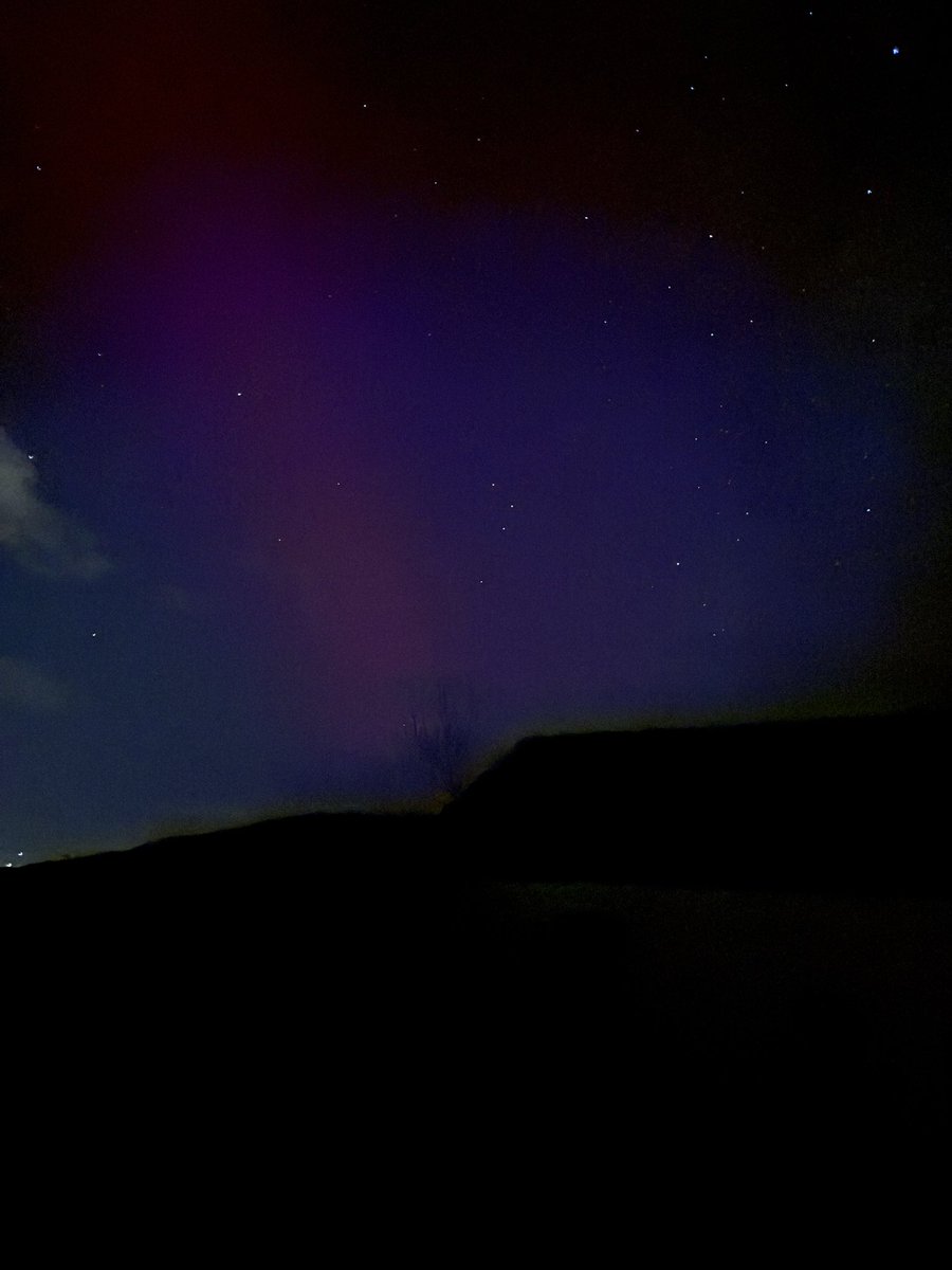 lfc_darren's tweet photo. What a start to 2025 in Ireland #northernlights visible in co Kerry @CarlowWeather https://t.co/R7JIjoIQUX