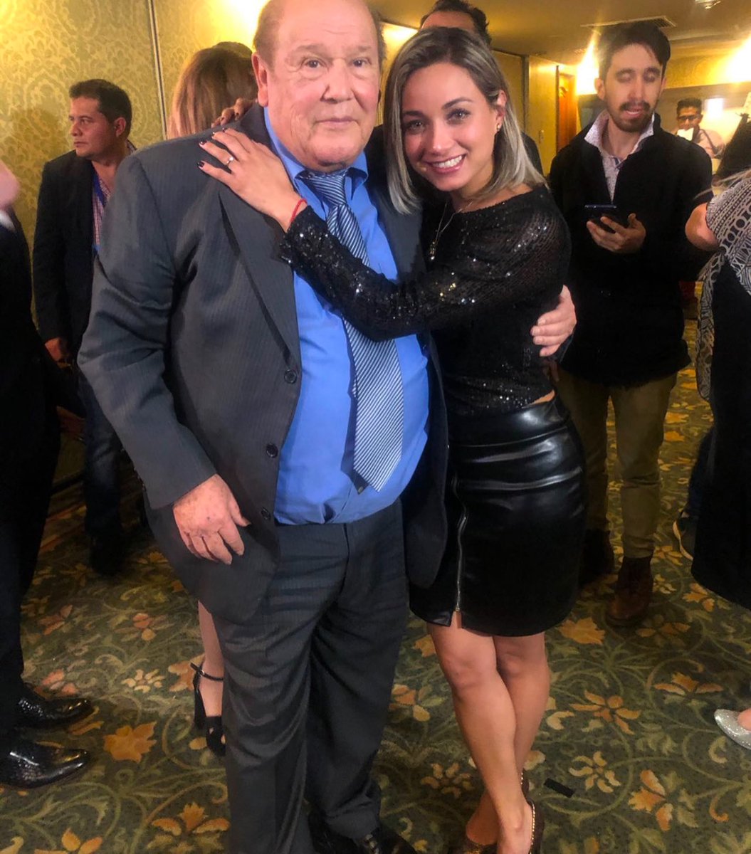 irsasanchez's tweet photo. Se nos fue un grande la música, tuve la fortuna de coincidir y conocer a este maravilloso ser humano. Descansa en paz #LeoDan https://t.co/kHEn4jvqKQ