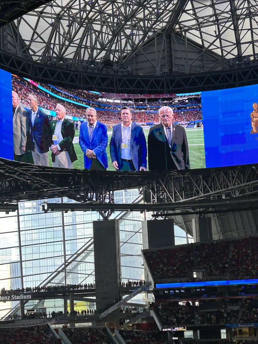 Eric C. Henry tweet media