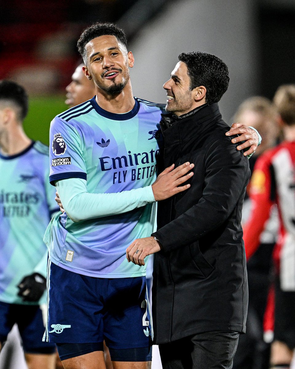 Find someone who looks at you the way Mikel Arteta looks at William Saliba. 🤣❤️