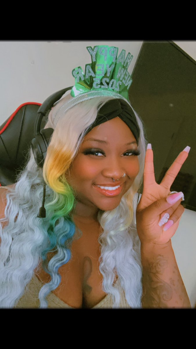HAPPY NEW YEAR ✨ PEACE &amp; BLESSINGS TO YOU ALL ✨

twitch.tv/ohitshercoco