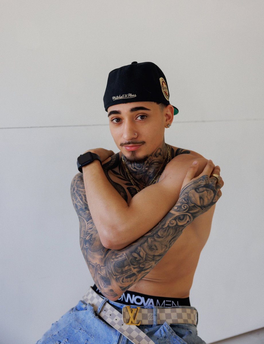 Jonn ✯ tweet media