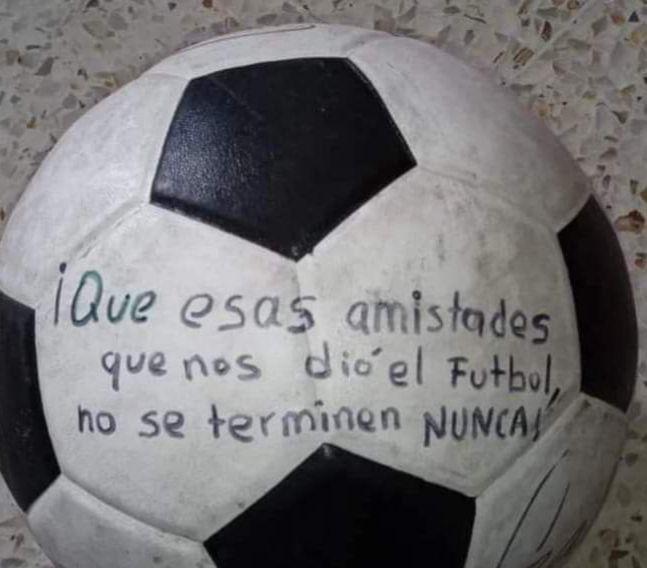 jvika23's tweet photo. Feliz Año a todos chicos.
Coger impulso y a por este 2025,muchos éxitos deportivos y por encima de todo salud💪💪
Perseguir los sueños y golpear cada piedra que aparezca en el camino.
Un abrazo enorme y como siempre gracias por todo.
A por el 2025😘😘😘 https://t.co/g4Y7BZj1nm