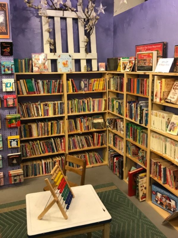 lookingglassop's tweet photo. Book Lovers Club members get 20% off all books this January! - https://t.co/Xm4b1pJFdd https://t.co/HxsvgZY30c