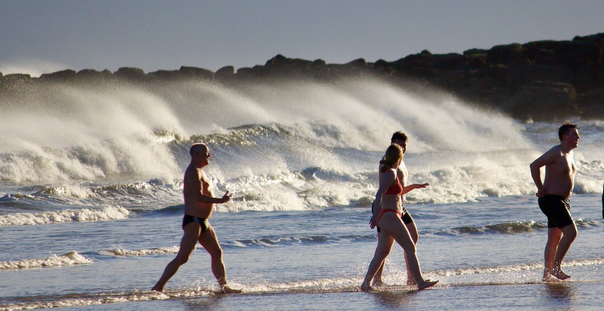 NTynesideCoast's tweet image. On New Year's Day #longsands