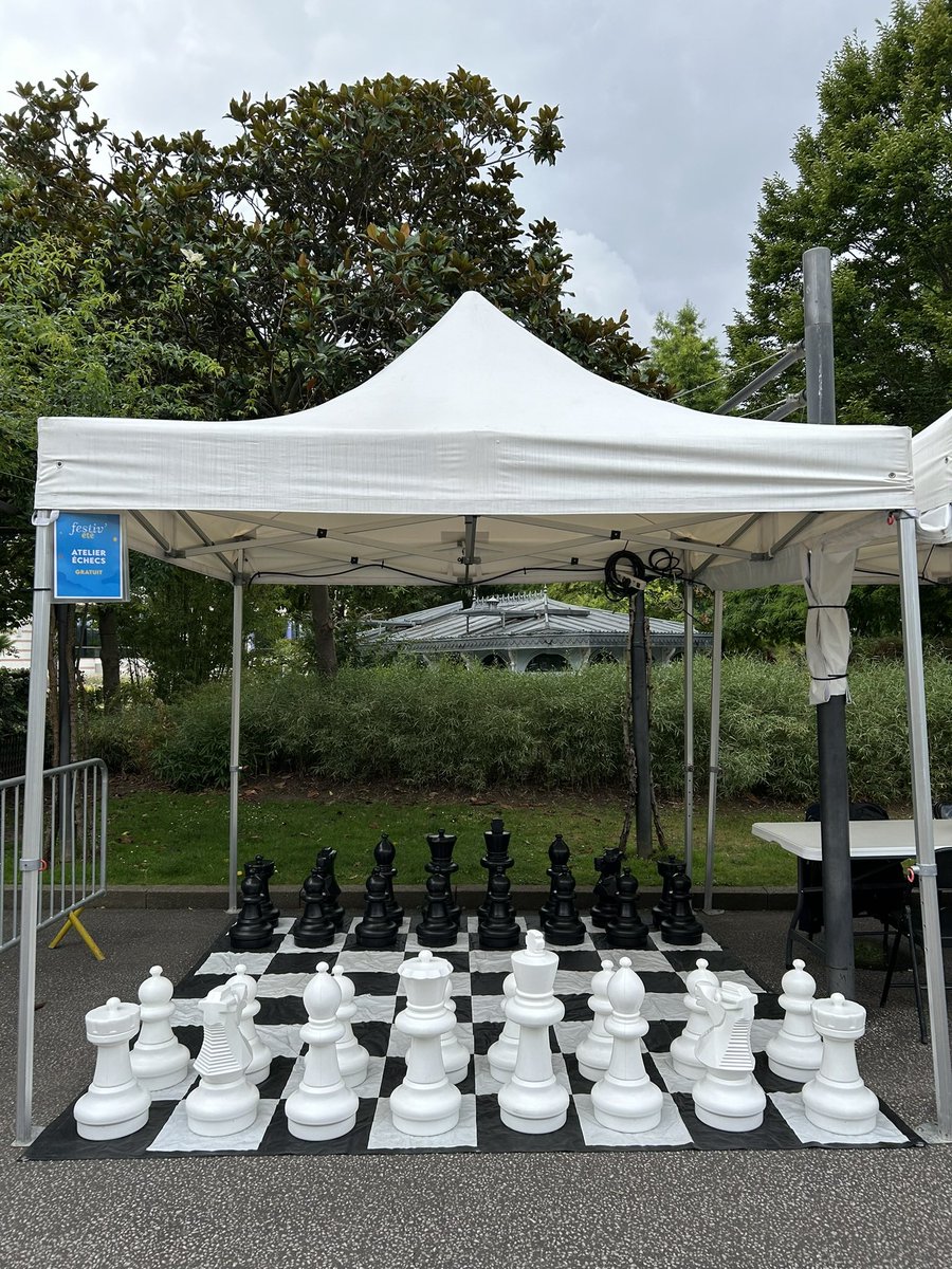 Bonne année échiquéenne à toutes joueuses et à tous les joueurs d’échecs de France et de Navarre ♟️
<a href="/ffechecs/">Fédération Française des Échecs</a> <a href="/EnghienlesBains/">Enghien-les-Bains</a> <a href="/IDFechecs/">Ligue Île-de-France Échecs ♟️</a>