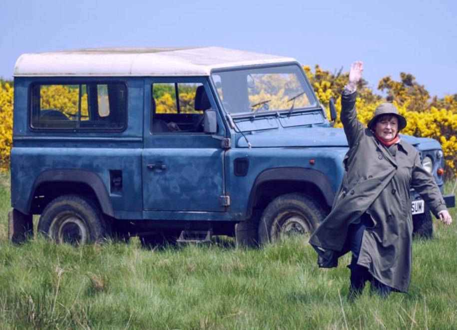 Saying farewell pet to #Vera 
Final ever episodes tonight and tomorrow on <a href="/ITV/">ITV</a>
#Vera always be remembered as one of best detectives 🙌

<a href="/ITV/">ITV</a> <a href="/itvstudios/">ITV Studios</a>
Get a young #Vera series set before she became a detective.
Lots off BBC dramas get spin off series why not Vera on itv 🙏