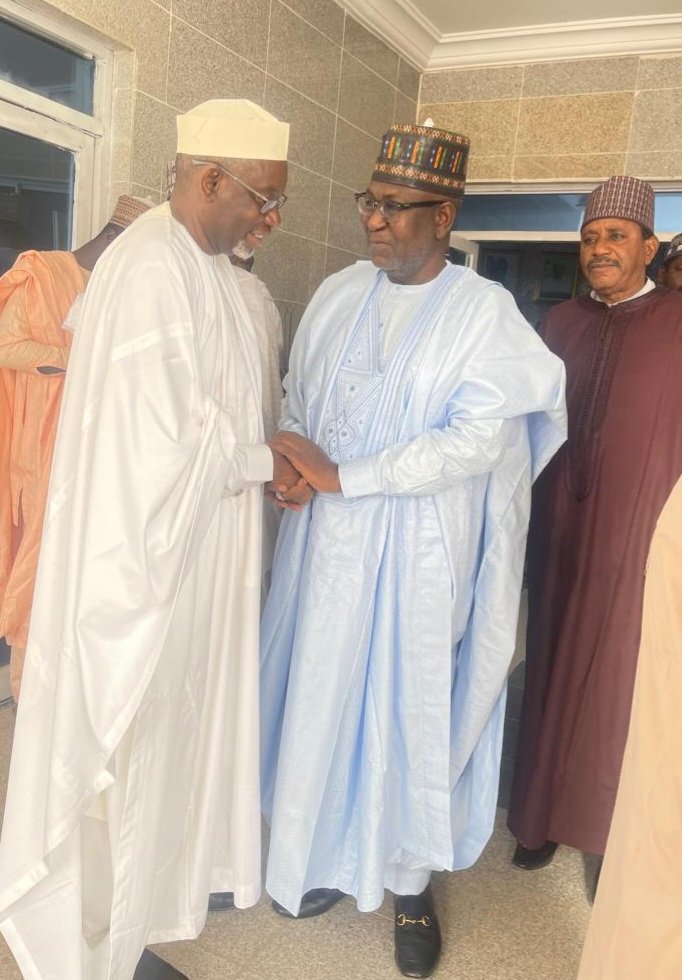 Today, I visited the Jigawa State Governor to offer my condolences on the passing of his mother and son. My thoughts and prayers are with him and his family during this difficult time.
May Allah, SWA, grant them forgiveness, and Janna firdaus.
Ameen.