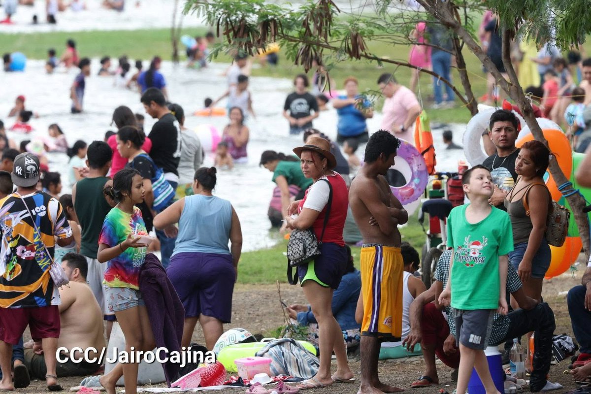 #Nicaragua || Familias celebran el inicio de año nuevo 2025; desde las frescas aguas de la laguna de xiloa. 🥳🚣🏻‍♀️🌊

CCC/JairoCajina

<a href="/VivaNicaragua13/">Viva Nicaragua</a> <a href="/Canal2Nicaragua/">Canal 2</a> <a href="/Canal4Ni/">Canal 4 Nicaragua</a> <a href="/canaltn8/">TN8 Nicaragua</a> <a href="/InturNicaragua/">Instituto Nicaragüense de Turismo</a> <a href="/nuevaya/">La Nueva Radio YA</a>