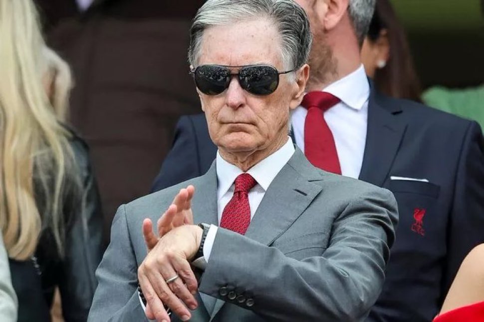SHoomwitter's tweet photo. Liverpool hierarchy, Richard Hughes, Michael Edwards have messed up the whole situation. Model of running down contracts shouldn't be applicable to their superstars. They also can't completely ignore market valuation of world class players. Leaving it too late have now tied their hands & will soon be forced to do what they had been ignoring for months. On pitch success is hiding the larger issues here. #LFC