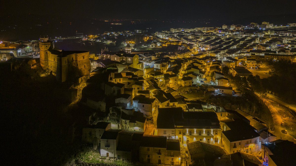 JosefPalladino's tweet photo. "Chi sorride il primo dell'anno,
Sorriderà per tutto l'anno!"
Buon Anno a tutti 

#2025 #gius01pal #giuseppepalladino #puglia #regionepuglia #rocchettasantantonio #weareinpuglia  #trawellit #daunia #foggiaview  #1gennaio #january #dicembre #pugliastar #pugliaview #happynewyear https://t.co/bZ55WWbfsW