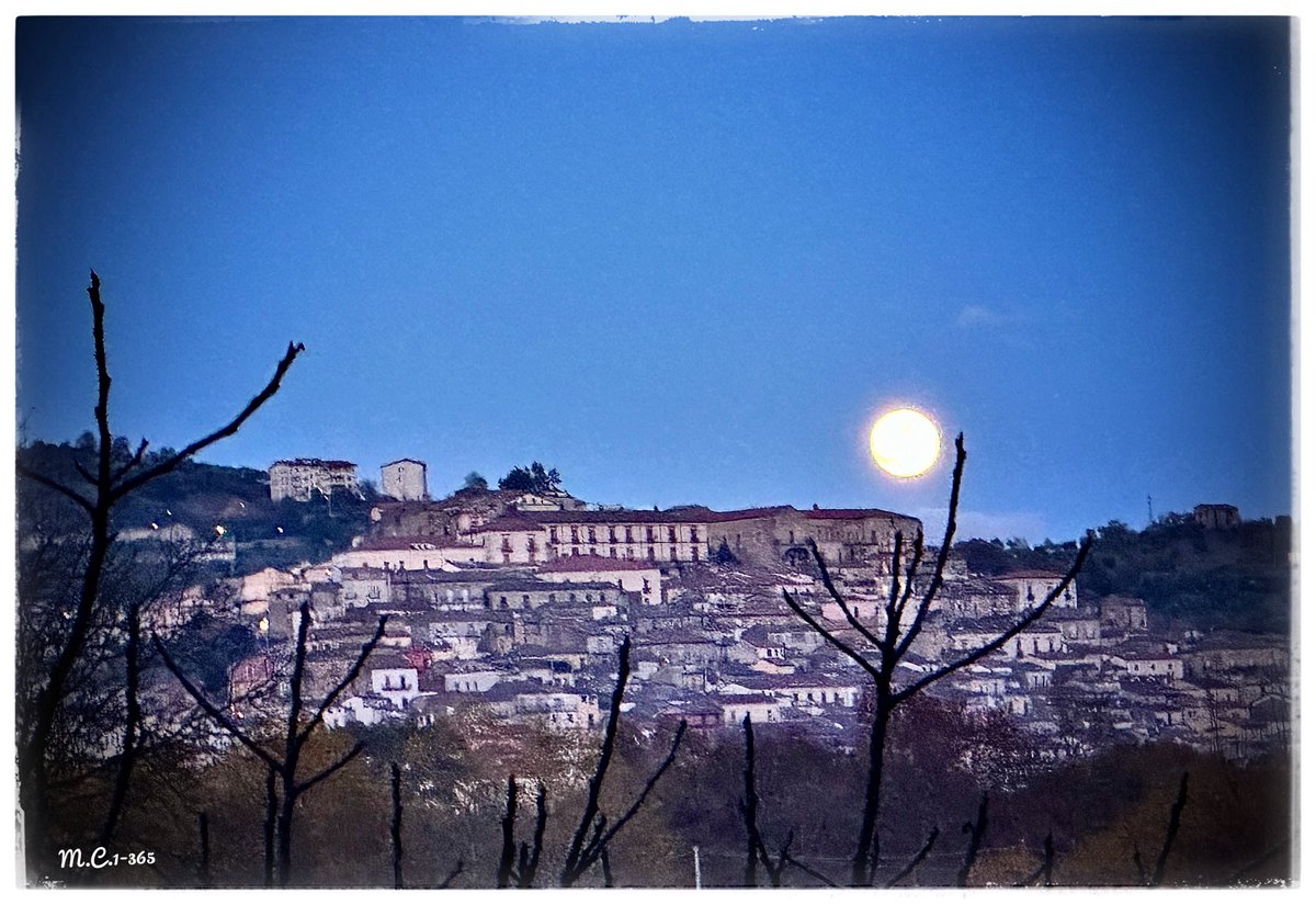 LucanoStupore's tweet photo. #Stupore_Lucano #basilicata #senise #landscape #italy #nature #paesaggio #photography #travel #paesaggiitaliani #landscapephotography #photo #landscapes #foto #picoftheday #sky #fotografia #igersitalia #naturephotography #like #photooftheday
#art #blackandwhite #love https://t.co/Po3zu7al4j
