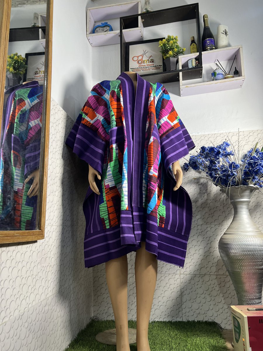 Oma_GuGu's tweet photo. Frame 1 is my work.

Frame 2 is not mine. But I'm trying to show you how you can rock it 🥰.

This is a combination of ankara and asoke.

Outfit : kimono jacket.

Price : 40,000

Location : Abuja.

You can use link in my bio to place your order 🙏. You can get it this exact fabric or any of your choice. Just give me the color combo you want 🥰. I gat you covered