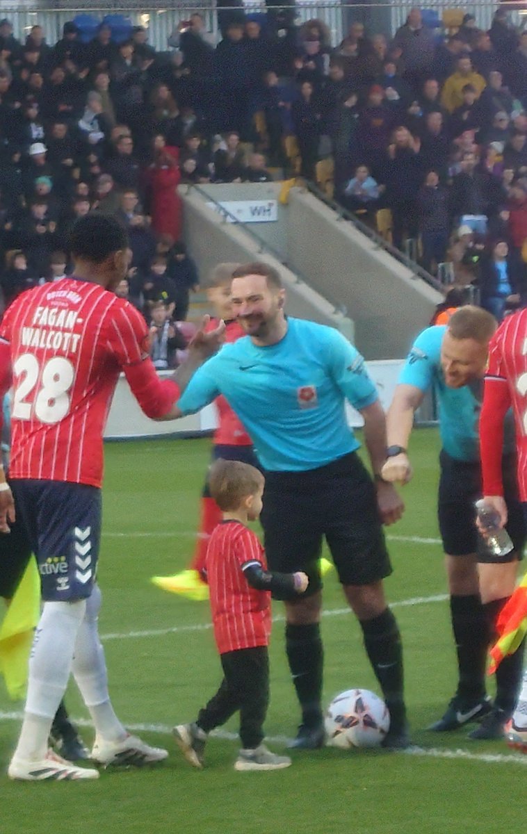 Thank you <a href="/YorkCityFC/">York City FC</a> and <a href="/MalachiWalcott5/">Malachi Fagan-Walcott</a> for making the little ones New Years Day.

Brilliant experience being a match mascot and a fantastic win!

Aye Oh City! Top of the League!
