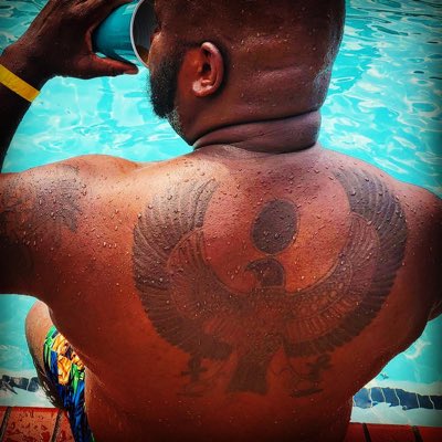 blacksinatra21's tweet photo. #NewProfilePic https://t.co/rH0I6IJtTh