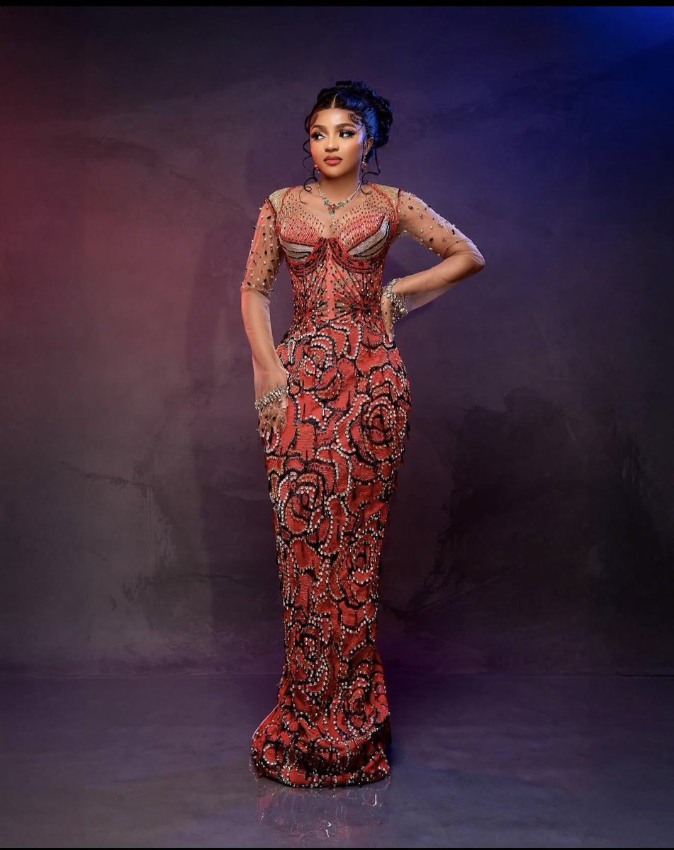 Happy new year 

HAPPY NEW YEAR DOUBLEKAY 
HAPPY NEW YEAR KAYSQUAD 

#KellyraeSule
#KassiaSule