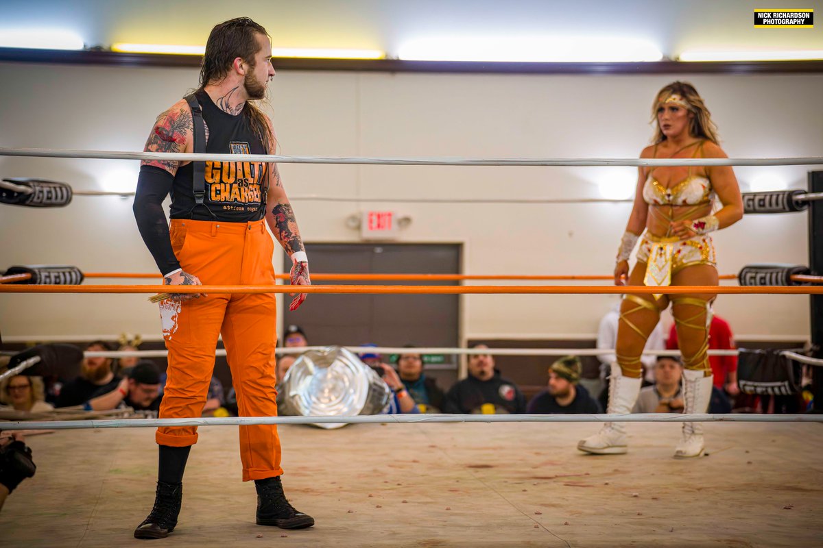 NickNrichard's tweet photo. Photos from New Year’s Eve GCW Show “Til Infinity” at The Mecca
@GCWrestling_
#GCW
#GCWInfinity
@Atticus_Cogar vs @meganbayne as the Do I Die Rumble final two! https://t.co/LQNKVSVvT4
