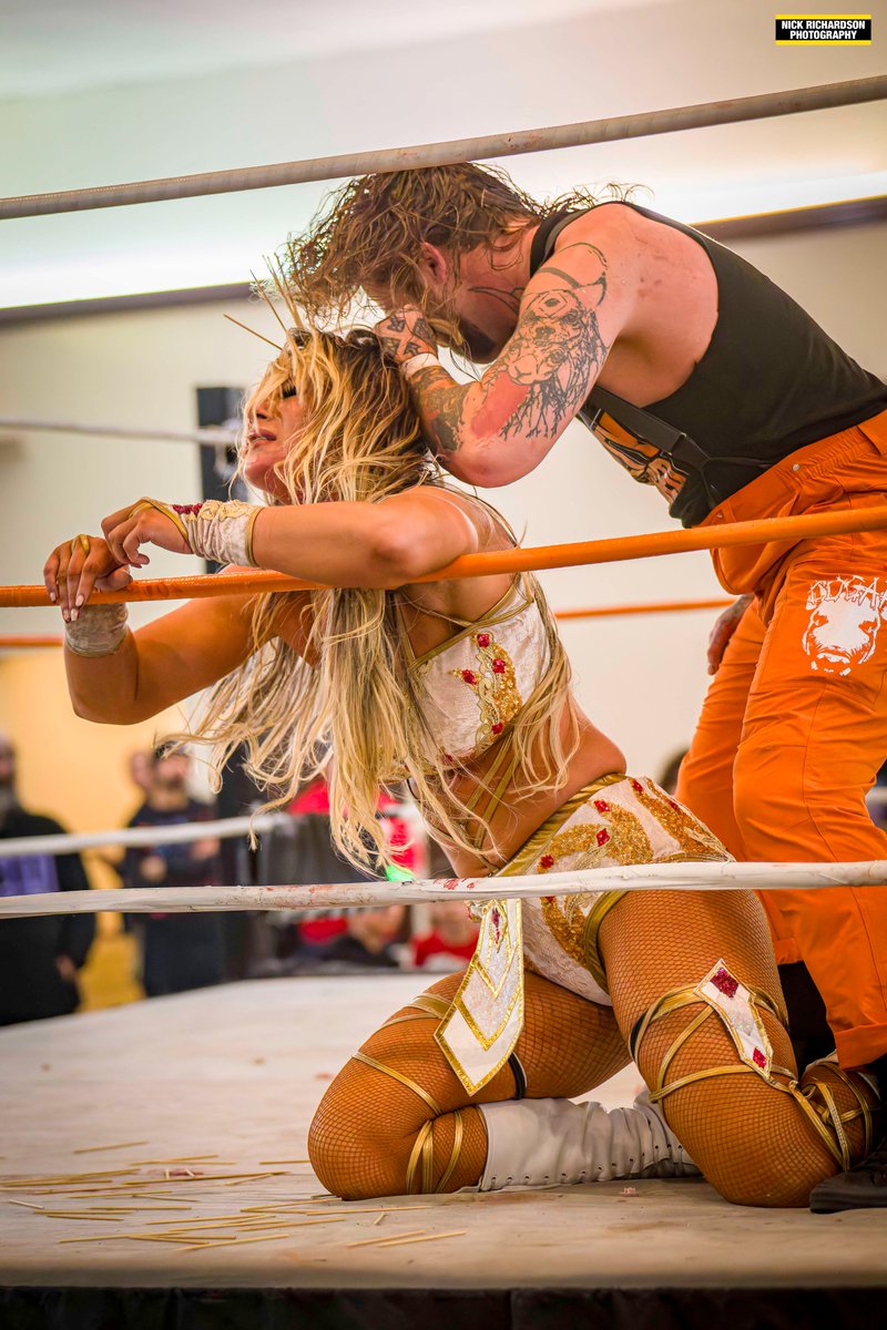 NickNrichard's tweet photo. Photos from New Year’s Eve GCW Show “Til Infinity” at The Mecca
@GCWrestling_
#GCW
#GCWInfinity
@Atticus_Cogar vs @meganbayne as the Do I Die Rumble final two! https://t.co/LQNKVSVvT4