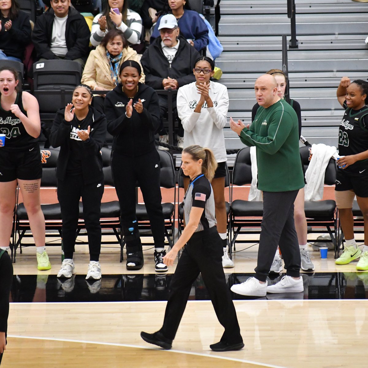 LeMoyneWBB's tweet photo. Ready for 2025 and NEC play 🤟

#PhinsUp 🐬 https://t.co/PVeYZ7Xiqg
