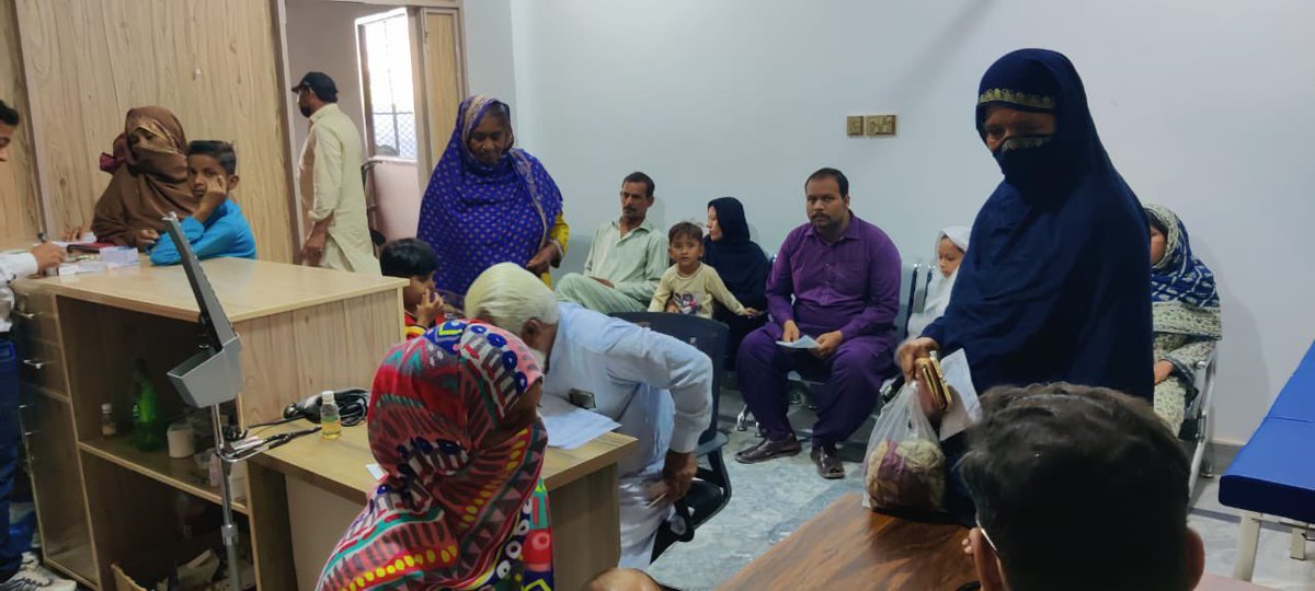 Doc_Chaudhary's tweet image. As 2024 ends, we’ve served 18,159 patients at Al-Hafiz Welfare Trust in Hasilpur. Affordable healthcare in a time when it’s needed the most. 💊 In a world where many struggle to access basic care, we remain committed to making a difference.
#PublicHealth #HealthcareForAll