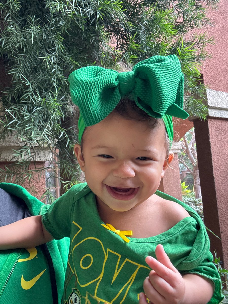BabyDuckAvery's tweet photo. The big day is finally here! 

#babyduck #oregon #oregonfootball #goducks #RoseBowl https://t.co/jo5LVRSugz