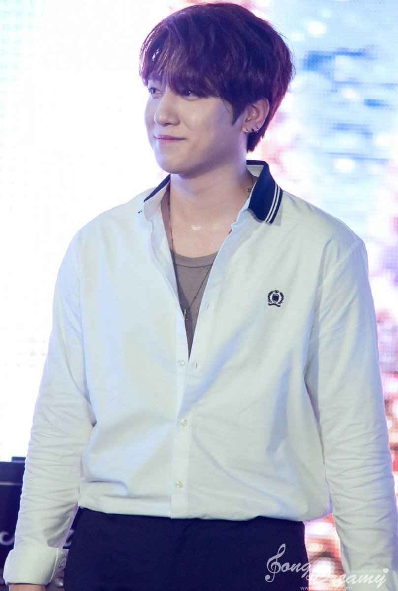 늦었지만 데나잇🌙 다들 사랑합니다🫶 오늘은 1월 2일!!! 제 졸업식 날이네용 푹 자고 졸업식 가 볼게요!! 모두 꿈도 꾸지 말고 잘자용😴🍋