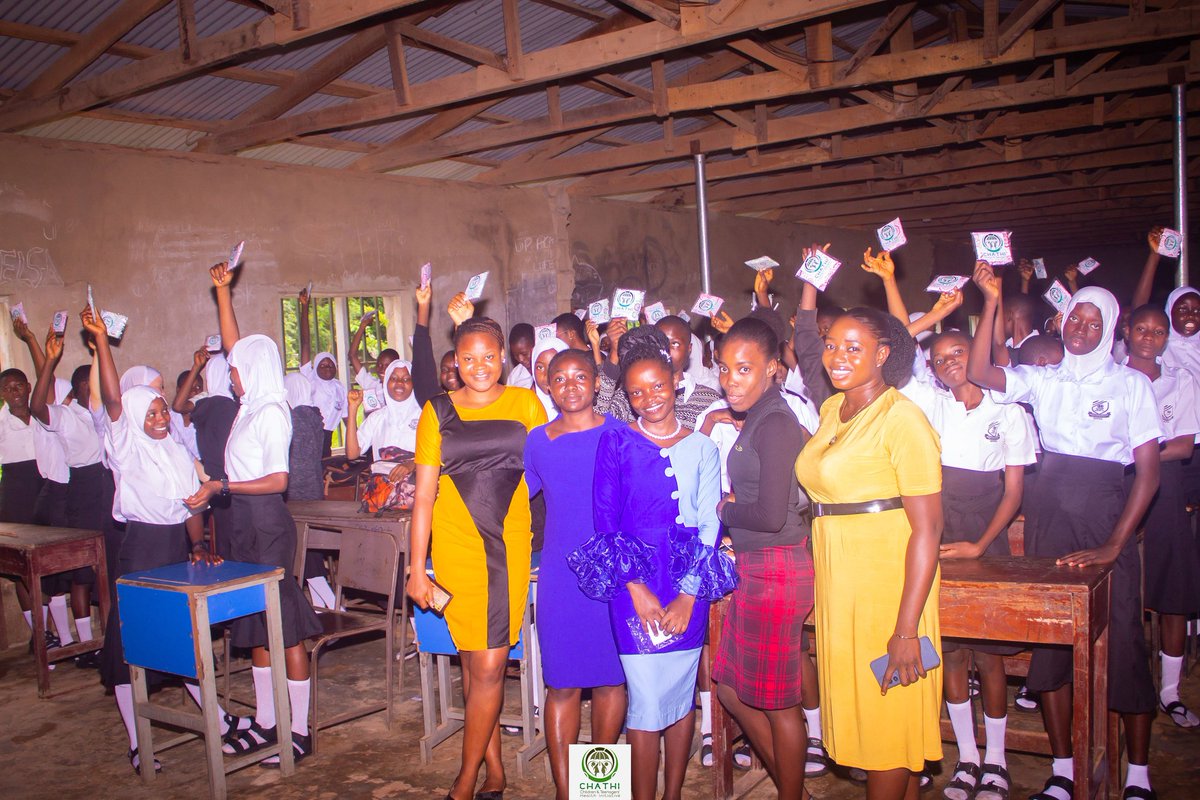 CH_A_T_H_I's tweet photo. Last year, we went to Abadina college, University of Ibadan to distribute sanitary pad to 100girls in the school.
They also learnt about menstrual hygiene.
It was a great time for us at CHATHI.
#chathi #growth #education #sdg3 #GoodHealth https://t.co/DeA7paFdKX