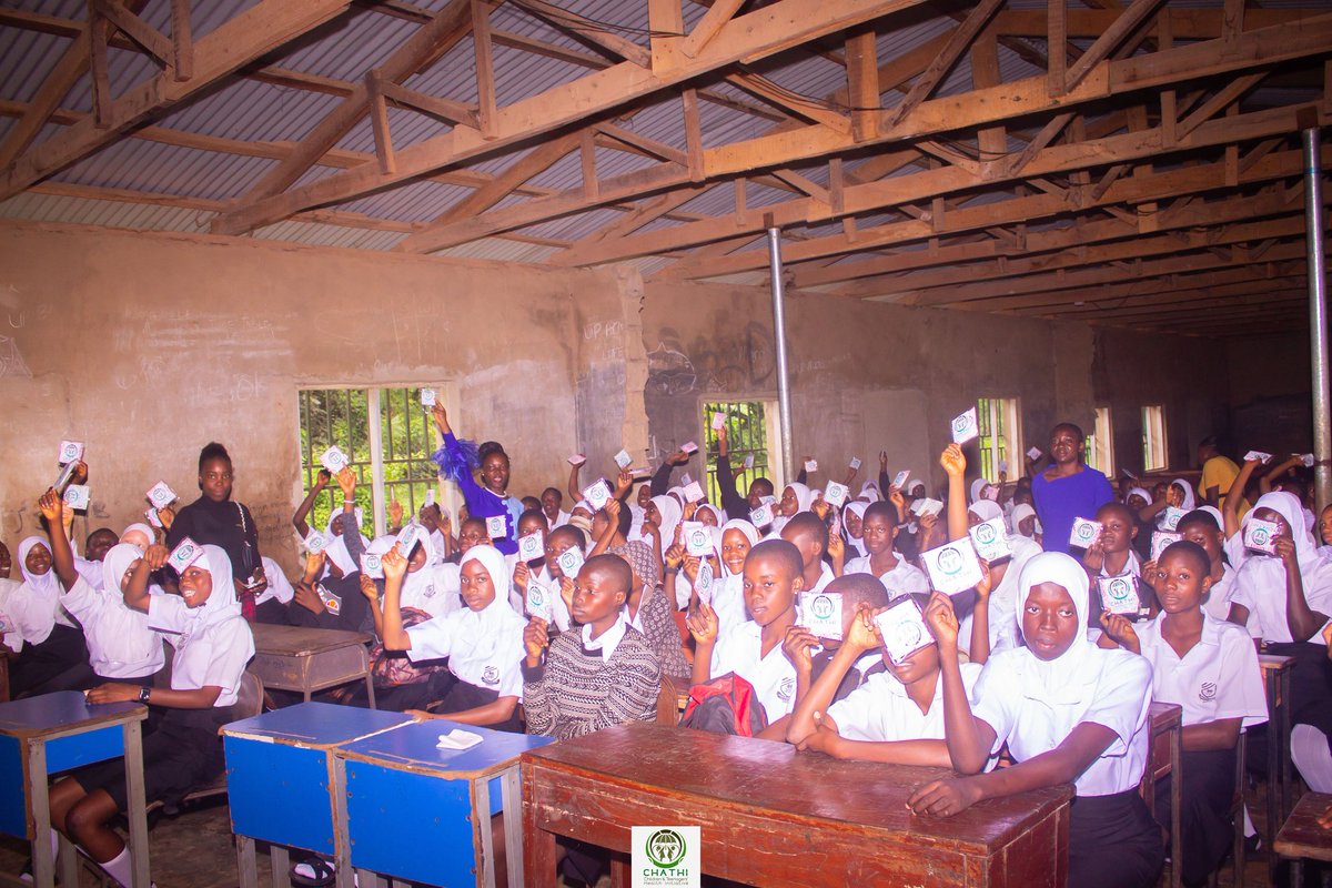 CH_A_T_H_I's tweet photo. Last year, we went to Abadina college, University of Ibadan to distribute sanitary pad to 100girls in the school.
They also learnt about menstrual hygiene.
It was a great time for us at CHATHI.
#chathi #growth #education #sdg3 #GoodHealth https://t.co/DeA7paFdKX
