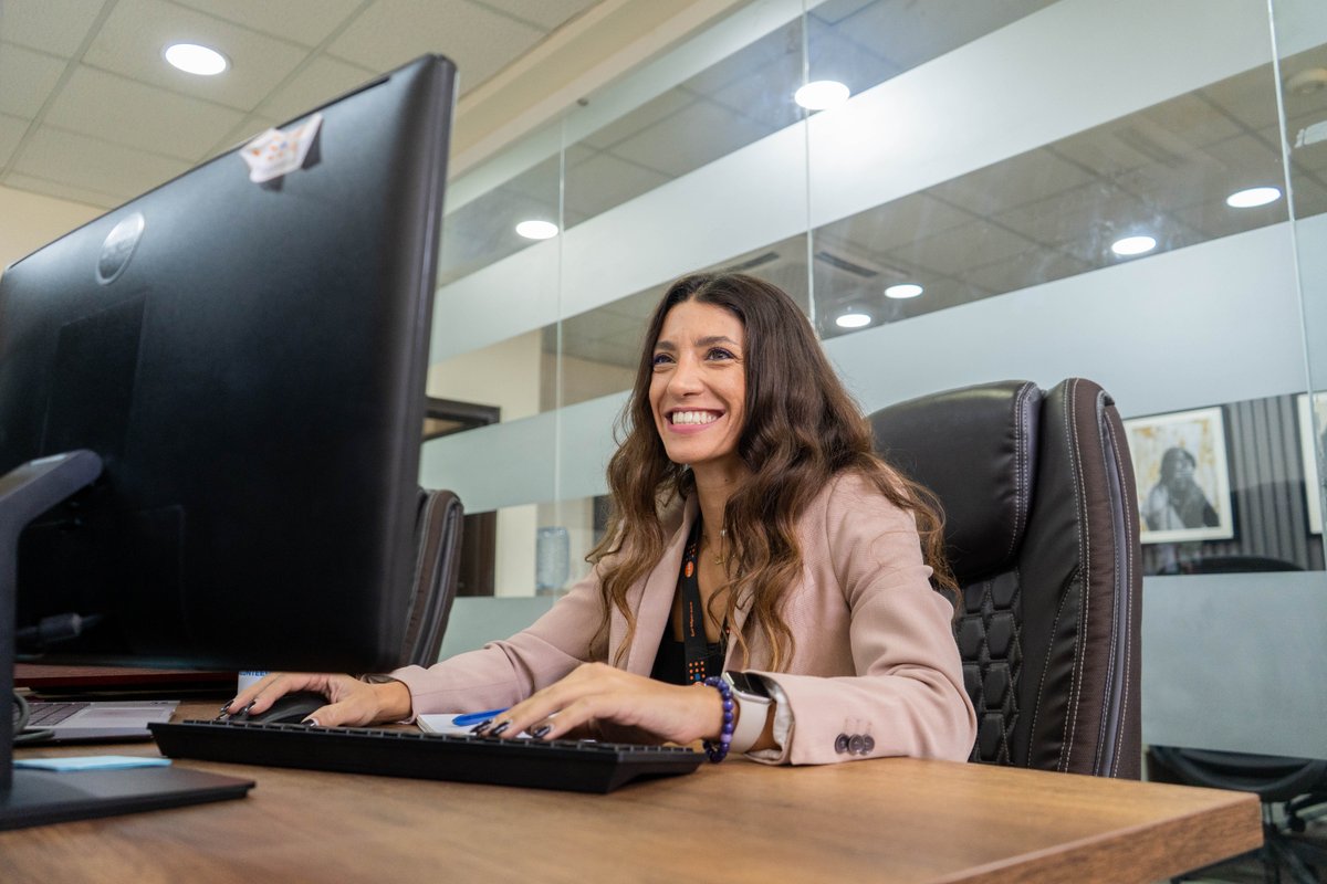 UNVolunteers's tweet photo. Online volunteering lets you:  

💻 Volunteer from anywhere 
💻 Collaborate with diverse teams 
💻 Expand your skills and knowledge  

Join UNV as an online volunteer today 🔗 https://t.co/KSStRDSjNk https://t.co/Nu6e2FsJu4
