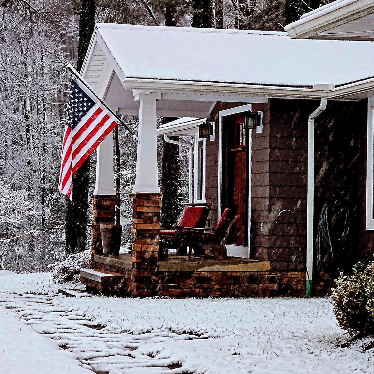 MosesCLE's tweet image. We are mindful of our gratitude for our @BlueBridgeLLC  customers vendors peers staff colleagues &amp;amp; competitors You add much 2 our lives &amp;amp; make us better
All the Best,
bluebridgenetworks.com #datacenterservices #cloudcomputing #AI #dataprotection #compliance #ManagedITServices