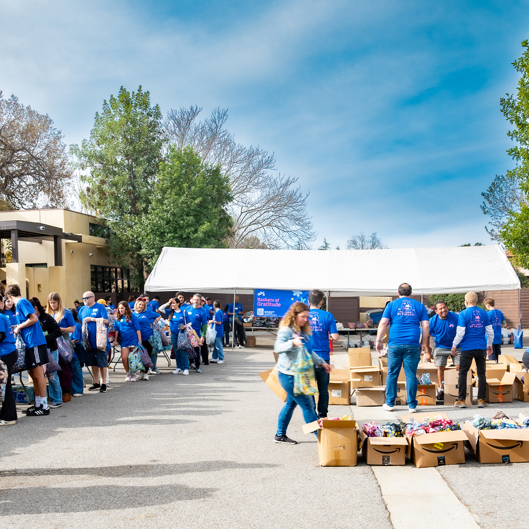 Love Button Global Movement tweet media