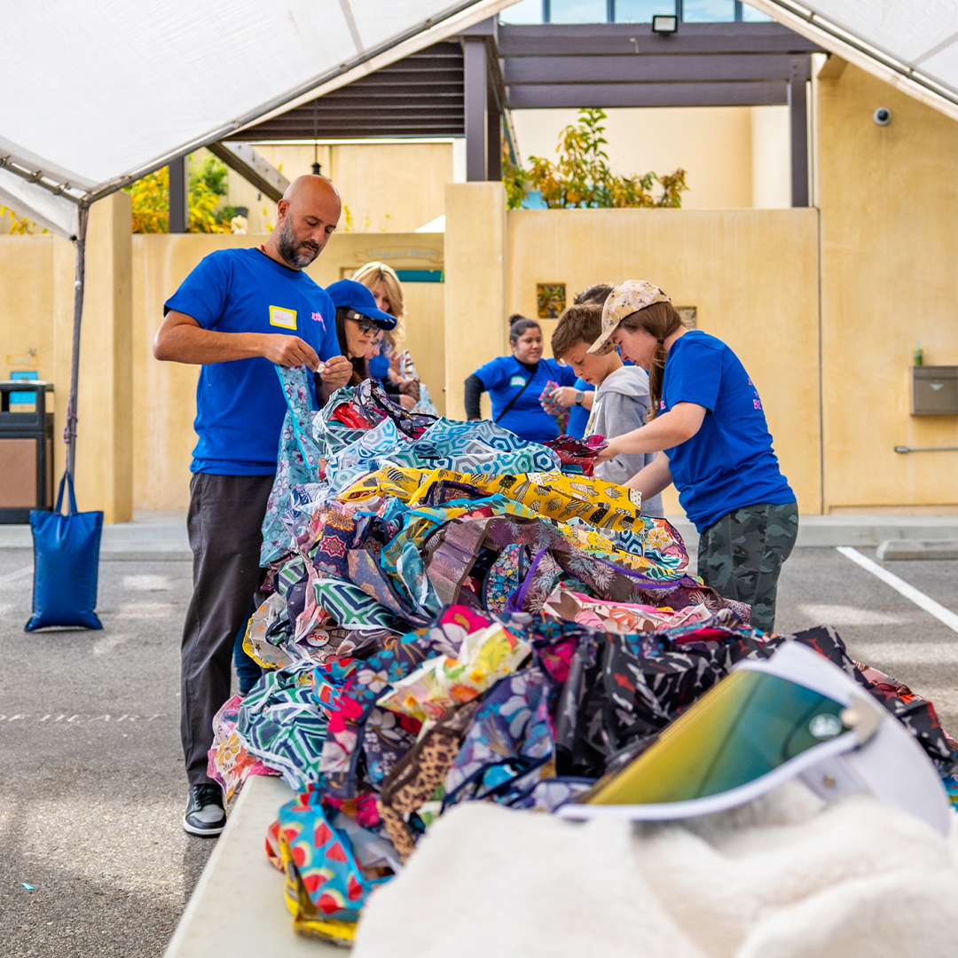 Love Button Global Movement tweet media