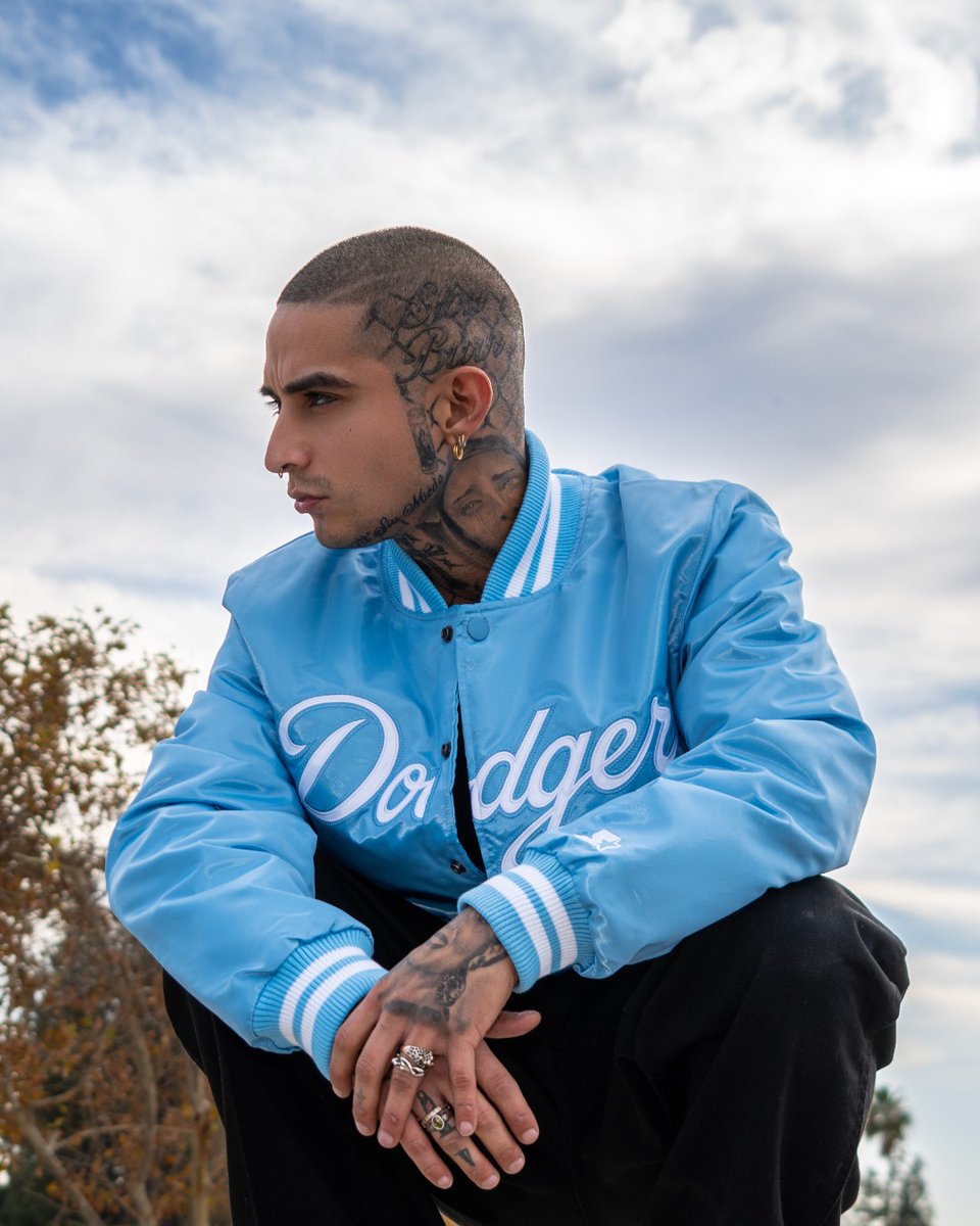 Karmaloop's tweet image. Game day or any day—rep the Dodgers in this iconic Starter jacket. ✨ 

Shop Starter on Karmaloop.com 🌐 

#Starter ##StarterJackets #DodgersStyle #Dodgers #LADodgers #DodgerFans   #FanGear #DodgerPride