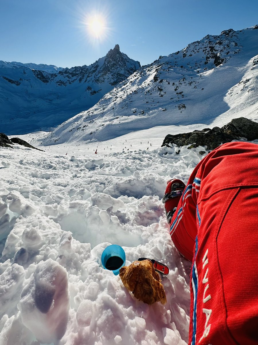 One of my favourite cool places to start the New Year! Sunrise and high altitude breakfast looking across to the Aiguille du Fruit. Energised for the year ahead! Happy 2025 to you and yours! I hope that 2025 brings you all that you wish.