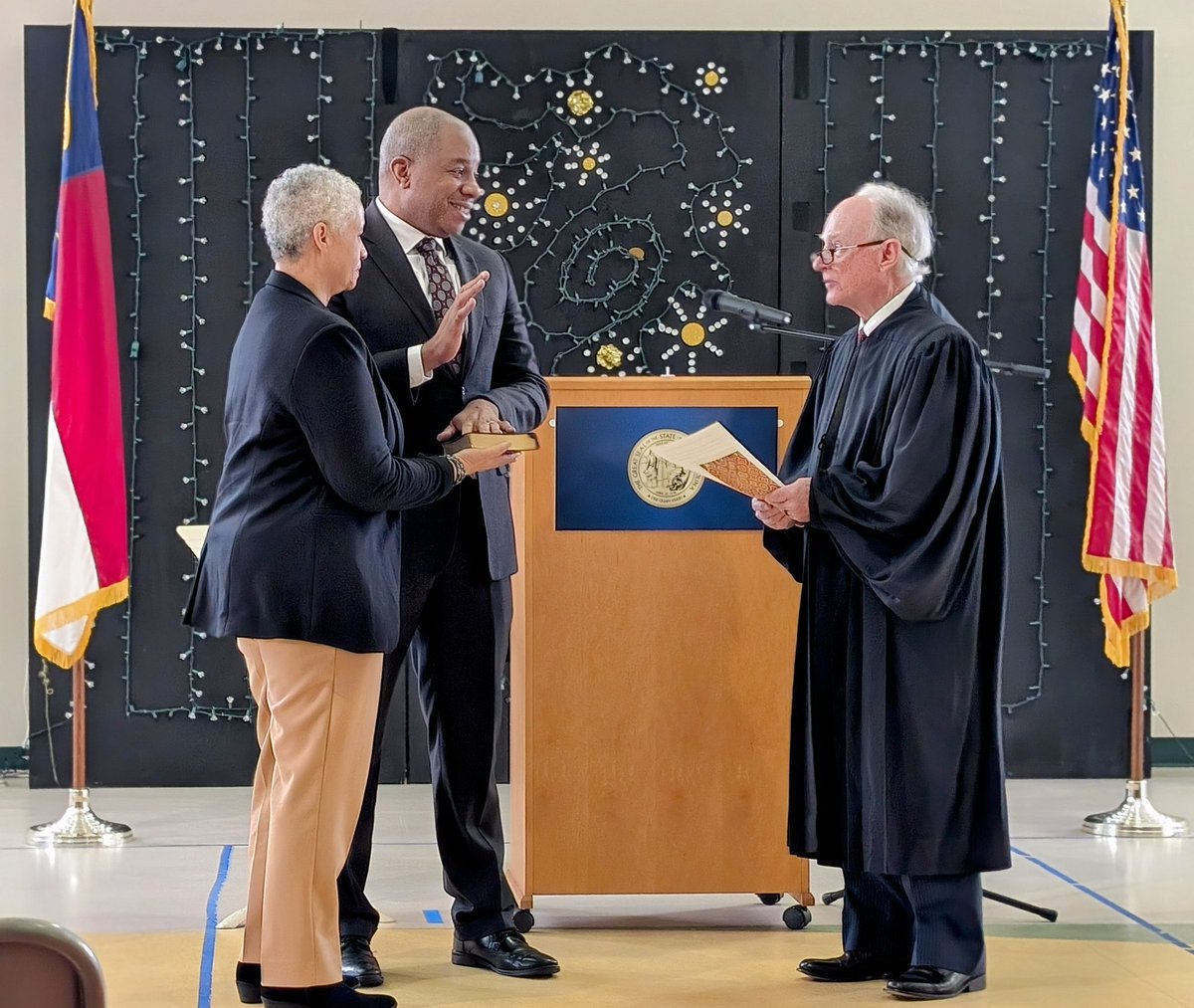 Mo Green taking the Oath of Office as Superintendent of Public Instruction from Hon. N. Carlton Tilley, Jr. <a href="/MoGreenforNC/">Mo Green for NC</a>
#LeadershipMatters #NCSSA <a href="/NCASAtweets/">NCASA</a>