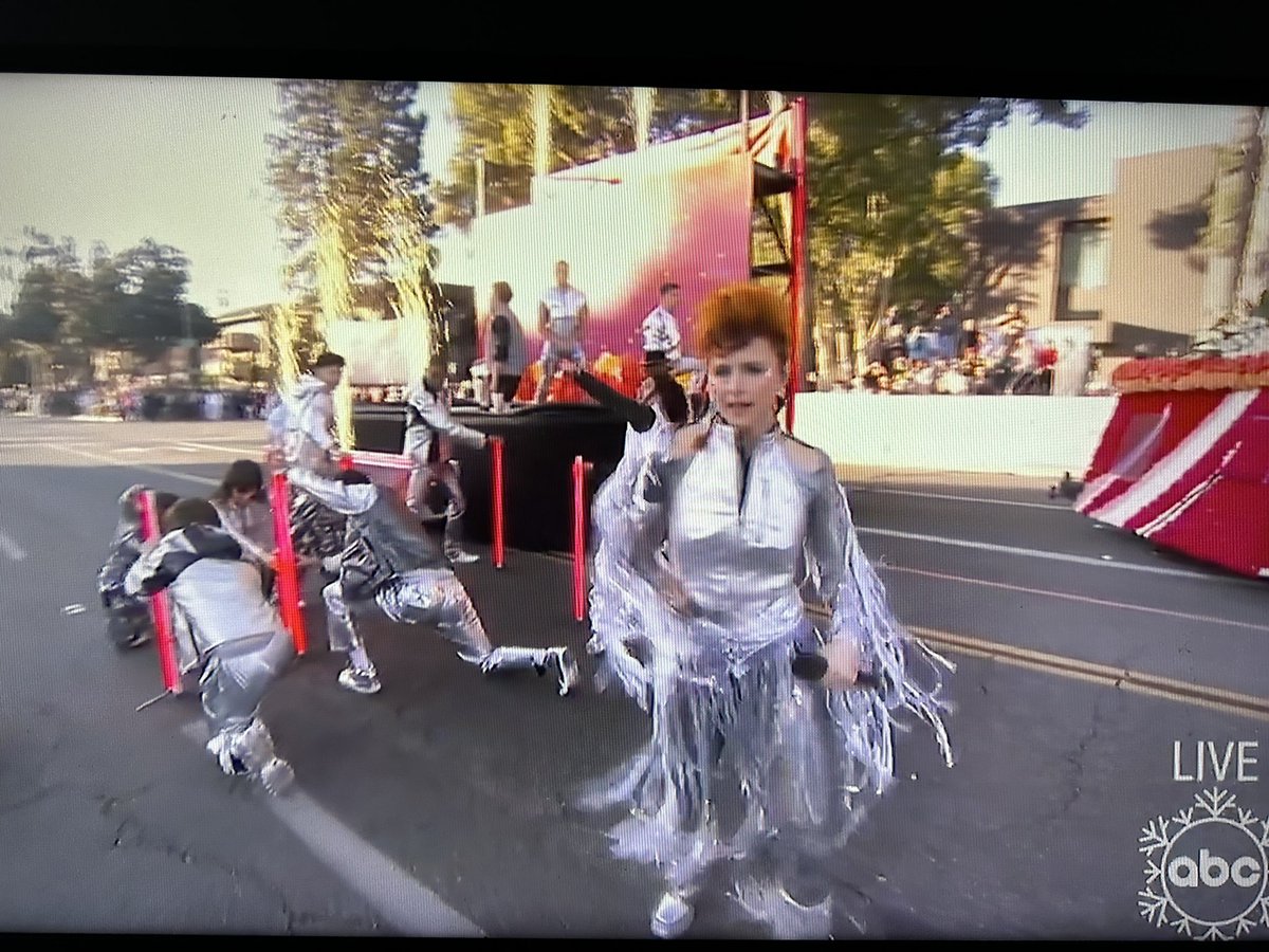 bfortch's tweet photo. The Tournament of Roses used to be classy and refined. IDK what happened but this is so cringe. Especially at 8 am. #roseparade2025 https://t.co/BIxOxYznxJ