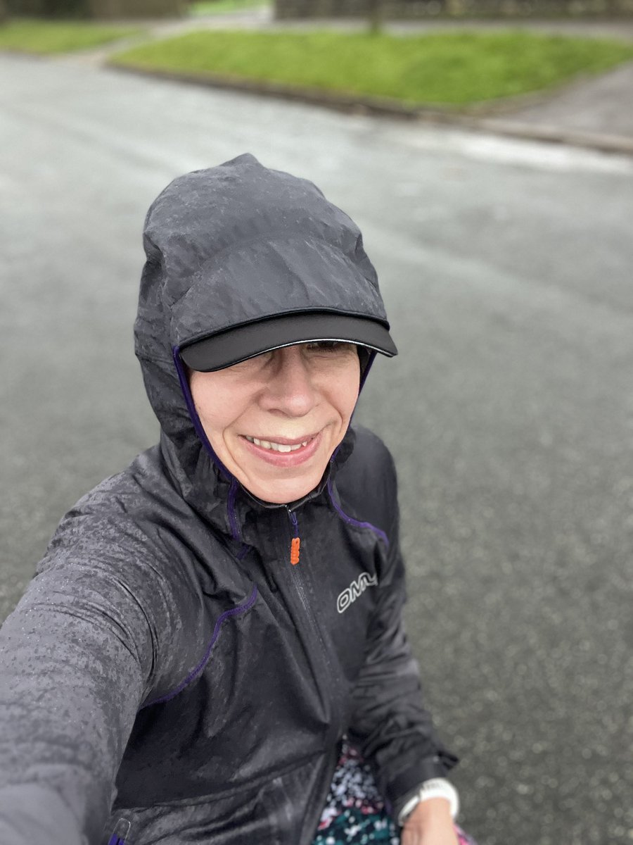 Riona12's tweet photo. Ooooof that was chilly 🥶 
5 breezy miles with icicles for raindrops ☔️🥶🤣🏃🏻‍♀️ 
#happynewyear #2025 https://t.co/dZHByBbL3I