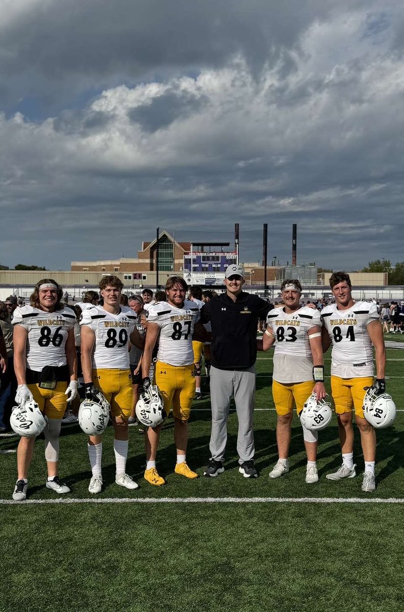 2024, what a year it’s been! Blessed to be able to coach these guys! 
Happy New Year! Go Cats 🎆🥳🐯🐾🔥

#ForThePaw #CAT25TANDARD
