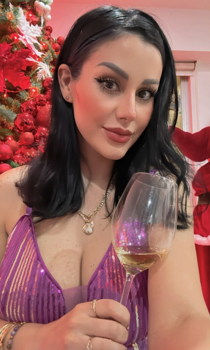 CarlitaChups's tweet photo. Feliz año! 🥂✨💜❤️😊
#cocktribute #cum #cumshot #cumtribute #cockrate #wanktribute #fucktribute #cumonme #slaptribute #slapme #cumshot #boobs #tits #whore #pisstribute #slut #whore https://t.co/iNo4rOhHdr