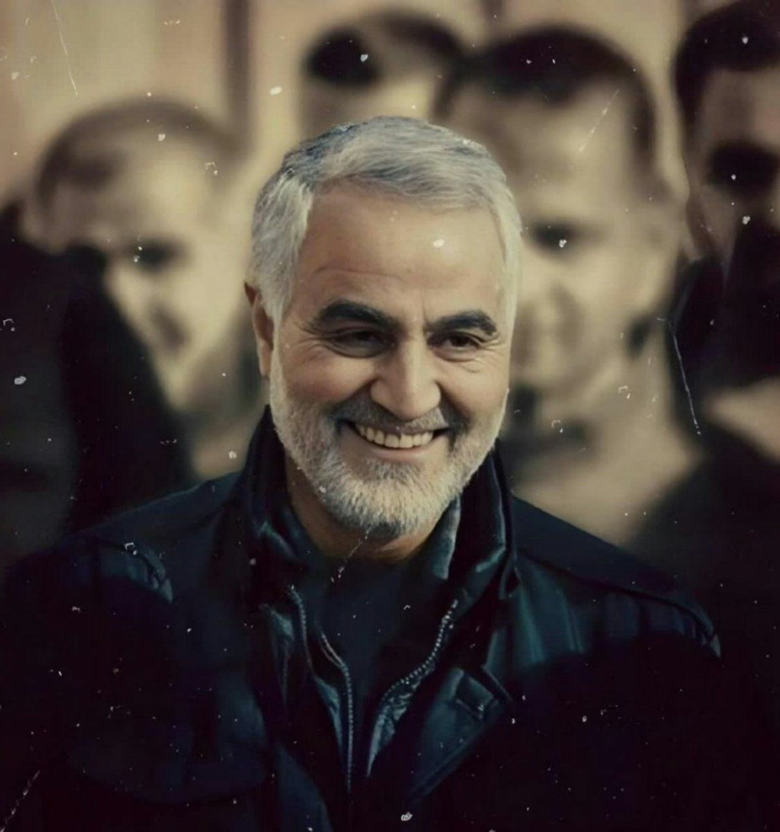شهیدحاج‌قاسم‌سلیمانی:
باهمه‌ارتباط‌خوب‌ومثبت‌برقرارکنید
حتی‌باکسانی‌که‌ظاهرشان باشما
متفاوت‌است؛اگرهدف‌داری‌نترس!
بروواثربگذار...!
#سرباز
#حبیب_ایران
