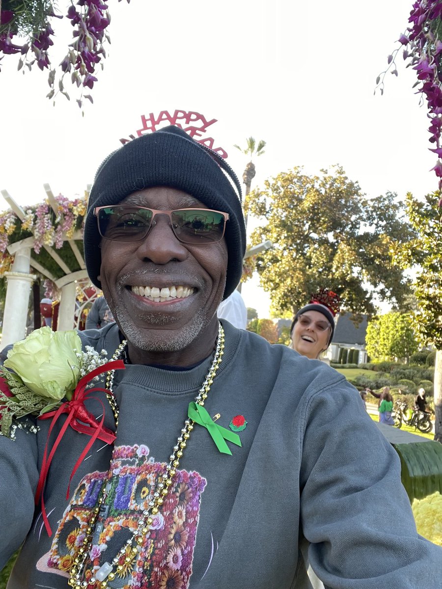 IntMedAbel's tweet image. About to start in the Rose 🌹 Parade in Pasadena!