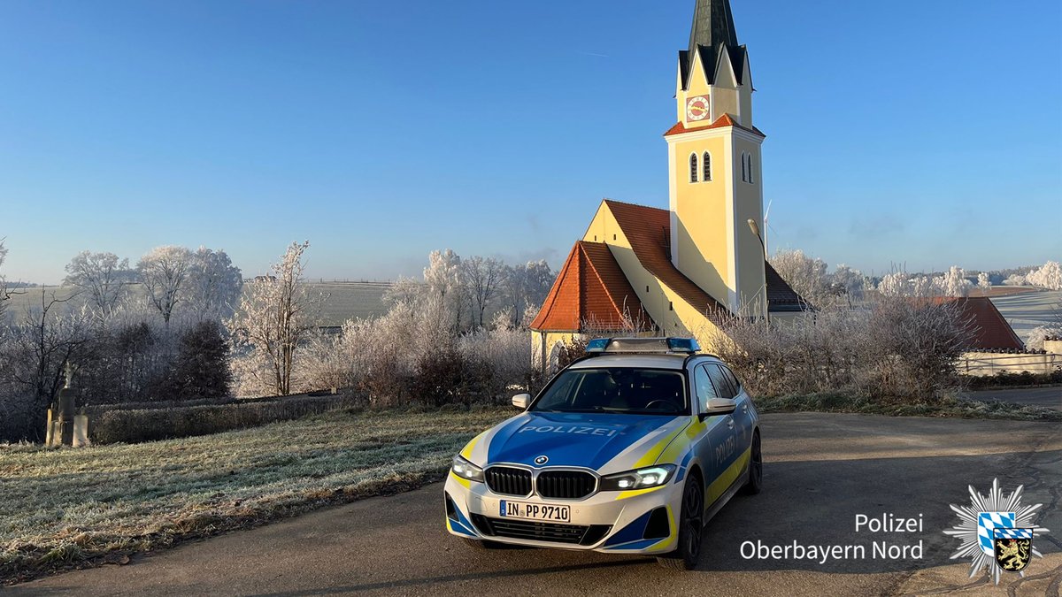 polizeiOBN's tweet image. Gemessen an der Gesamtzahl der Einsätze im Bereich des Polizeipräsidiums Oberbayern Nord verlief #Silvester mit insg. 400 „Einsatzausrückern“ (2023/2024: 151 Einsätze) unruhiger als im Vorjahr. 
Unsere #Bilanz: polizei.bayern.de/aktuelles/pres…